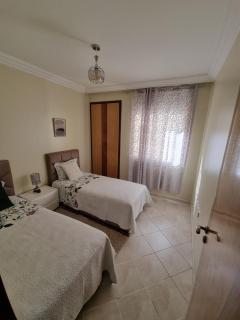 App propre lumineuse-moderne-calme-parking-famille - 9