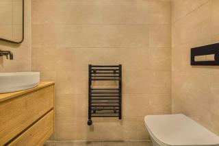 Luxury Mottram Peak District Townhouse with EV Charger - 1