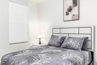 Stylish Suite Near Bathhouse & Downtown! Suite 204 - 9