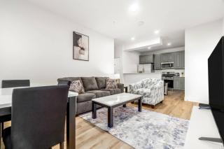 Stylish Suite Near Bathhouse & Downtown! Suite 204 - 4