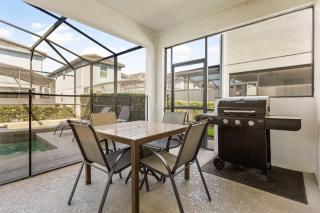 Dream Getaway Modern 6-Bedroom Vacation Home - 1