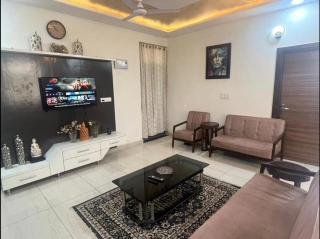 3Bhk luxurious l spacious l Vaishali Nagar l WiFi - 2