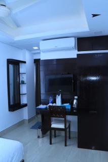 Sky Lawn Hotel, Restaurant & Conference Center - 8