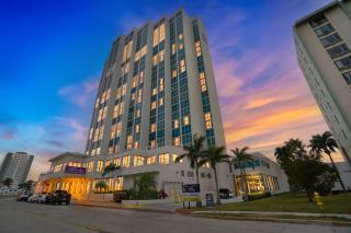 Luxurious Waterfront Condo at Alta Mar - 6