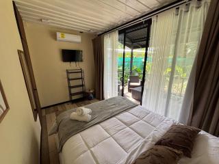 Moani Punta Uva Lodge 5 min Walk to beach - 2