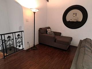 3 bedroom plus 2 baths in Beverly hills - 9