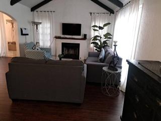 3 bedroom plus 2 baths in Beverly hills - 8