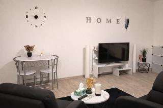 Bright & Cozy Studio with Relax Area & Kitchen - 8