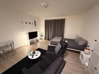 Bright & Cozy Studio with Relax Area & Kitchen - 7