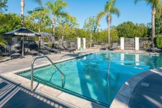 Newly Remodeled 2BR Apt | Mins to Disney | Arcade - 1