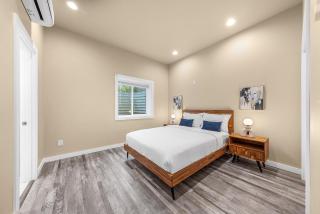 Chic & Modern Retreat - Prime Location - AC - 1