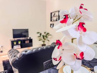 Flat completo em residencial + ar cond. e vaga - 1