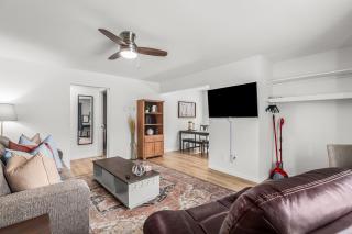 Bright & Spacious 2 Bedroom, Quiet - 4