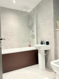 2 bedroom APT in City Centre - 2
