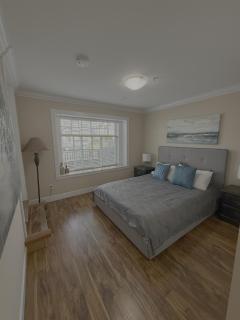 Cozy 2 Bdrm suite in the Heart of Renfrew Heights - 2