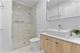 Luxury Riverfront 2BR Surfers Paradise - 6