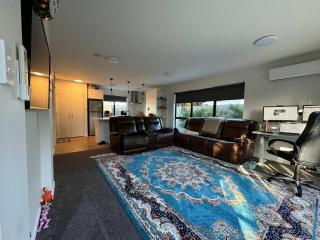 City on Foot - Comfy Townhouse - Christchurch - 0