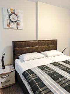 Балкан Тауър ЛУКСЪРИ ЛИВИНГ 2'6 - 4