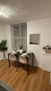 Manchester City Centre Apartment - Sleeps 4 - Northern Quarter - Next to Shudehill Tram - 1