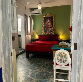 Suites El Refugio zona Céntrica frente al Tren ligero linea 1 - 5