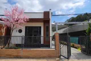 Sân Nhà Có Hoa - 0