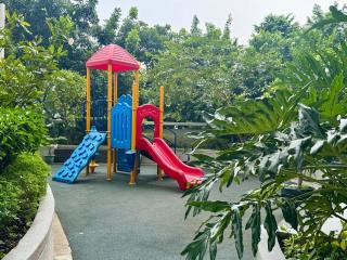 Enter Home McKinley with a View - Manilla - 5