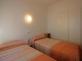 Apartamento para 4 pers cerca de la playa con aire y parking - ES-228-207 - 1