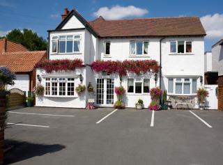 Moonraker House - Stratford-upon-Avon - 0