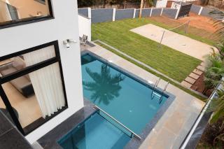 Villa Calangute Phase 6 - Private Luxury Villa in Goa with Pool & Jacuzzi - 9