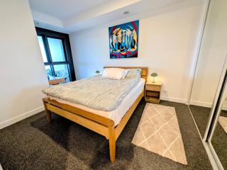 Brand New Cozy City Apartment with Balcony, Free Parking, Gym, Pool and Workspace - 7