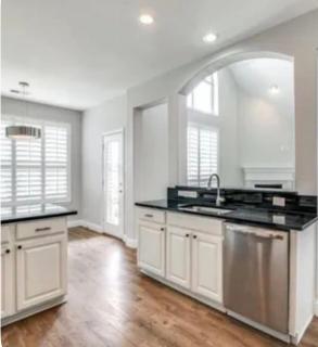 Large 4 Bdrm House in East Dallas - 2