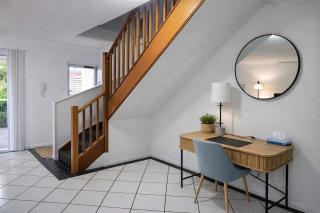 Beachlovers Delight - Walk to The Strand, Townsville - 1