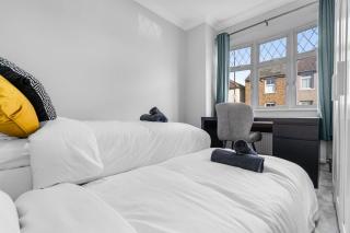 London 3BD sleeps 8 East CR0 Station LGW 14 mins - 4