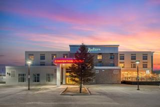 Radisson Hotel & Conference Centre Calgary Airport - Calgary - 6