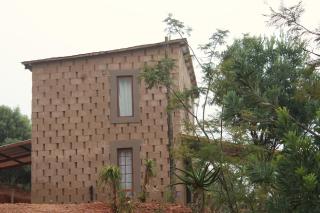 Oppiberg Cottage with River View - 4