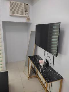 LDN TWO Palm Tree Newport City - 2