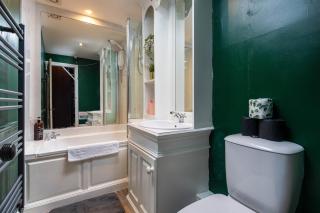 Luxury 2 Bedroom Clifton Duplex - 3