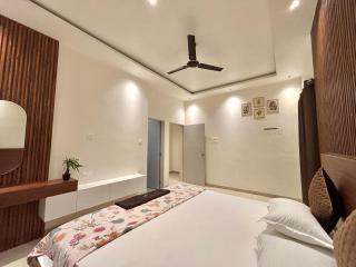 Lifeline Villas- Luxurious 5bhk With Huge Pool And Mountain View - 5