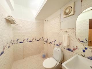 The Wild - Berrys Suites Puri Full AC Room - 3