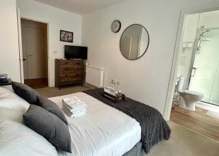 My Apartment Brixton - Modern Double Room with En-suite - 9
