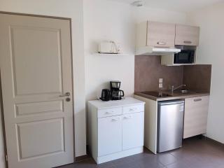 Maisonnette toute équipée au milieu des vignes - 9