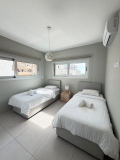 Majestic Sunset Salt Lake Views 300m from beach - 7