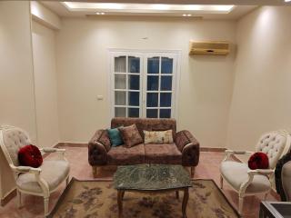 Cozy 2bdrm aprtmnt 165m - 6