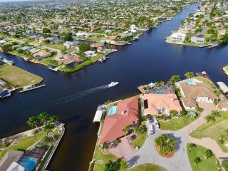 CoralVilla Superior-great water view, top boat location, pool & spa - 0
