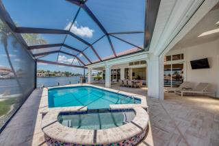 CoralVilla Superior-great water view, top boat location, pool & spa - 8