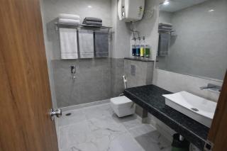 Hotel Grand Casa Near Delhi International Airport - 4