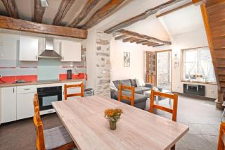 Triplex atypique- Cour intérieure- Commerces à pied - 5