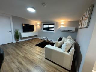 Modern 1 Bdrm with Laundry, BBQ, Deck - 4