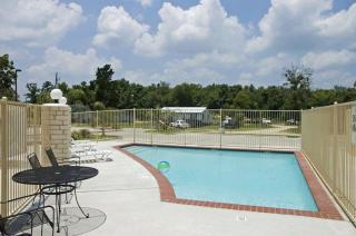 Best Western Cleveland Inn & Suites - Cleveland - 3