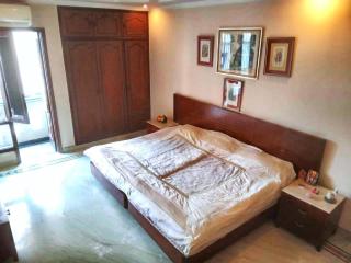 3 Bed Flat - Sleeps 6 - Parking - Wifi - 3